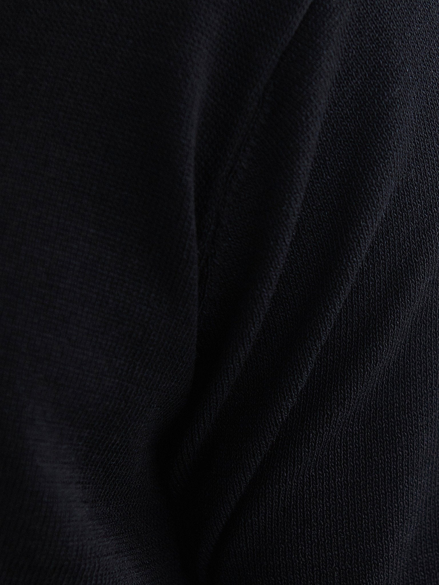 Polo Minimalista Nero Elegante